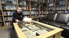 Malé muzeum Bible ve Starém Pelhřimově představuje na čtyři stovky... Malé muzeum Bible ve Starém Pelhřimově představuje na čtyři stovky...