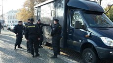 Pátrací akce po 22letém Johnu Bromovi z Hradce Králové (8.11.2016). Pátrací akce po 22letém Johnu Bromovi z Hradce Králové (8.11.2016).