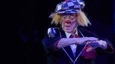 Oleg Popov byl považován za nejstaršího aktivního klauna na světě. Oleg Popov byl považován za nejstaršího aktivního klauna na světě.