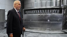 Miloš Zeman při návštěvě nošovického pivovaru. Miloš Zeman při návštěvě nošovického pivovaru.