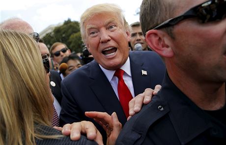 Donald Trump ve Washingtonu na demonstraci proti jaderné dohod s Íránem (9....