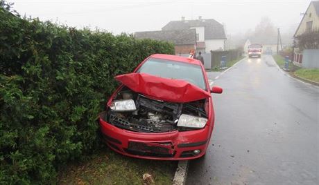 Mladá idika volkswagenu v Libin usnula za volantem a poté narazila do...