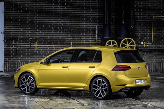 Volkswagen Golf sedmé generace proel faceliftem.