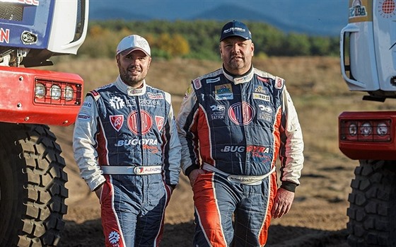 Ale Loprais (vlevo) a Martin Kolom byli dosud v dakarsk rallye soupei. V...