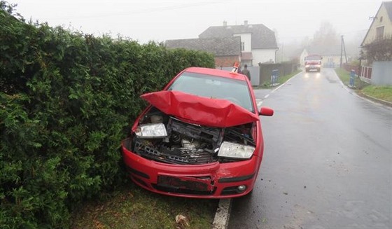 Mladá idika volkswagenu v Libin usnula za volantem a poté narazila do...