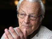 Dětmar Jäger patří mezi přední ornitology v Karlovarském kraji. Sleduje... Dětmar Jäger patří mezi přední ornitology v Karlovarském kraji. Sleduje...