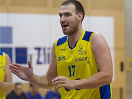 Zlnsk basketbalista Tom Volajer