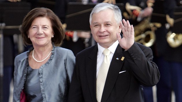 Lech Kaczynski a jeho ena Maria, kte byli mezi obmi pdu polskho prezidentskho specilu v roce 2010