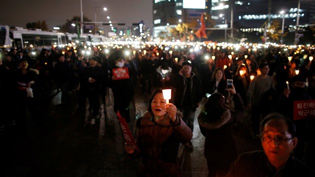 Pes pl milionu lid demonstrovalo v jihokorejsk metropoli Soulu za odstoupen prezidentky Pak Kun-hje (12.11.2016)