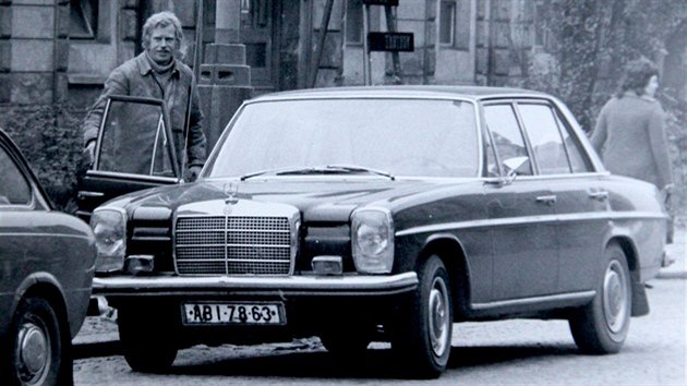 V roce 1974 Vclav Havel jako disident v trutnovskm pivovaru pikuloval. Aby nepobuoval, e do prce jezd mercedesem, parkoval prv v Horsk ulici.