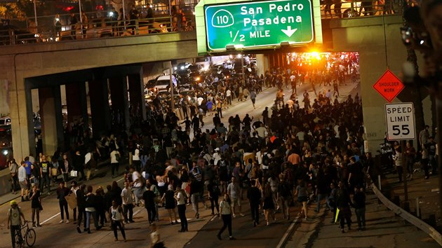 Lid proti Donaldu Trumpovi protestovali i v Los Angeles (10. listopadu 2016).