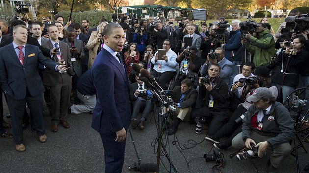 CO BYCH VM JET EKL? Tyronn Lue, trenr basketbalist Clevelandu Cavaliers, hovo k novinm bhem nvtvy Blho domu.