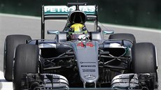 Lewis Hamilton během prvního tréninku na Velkou cenu Brazílie. Lewis Hamilton během prvního tréninku na Velkou cenu Brazílie.