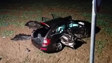 Tragická dopravní nehoda u obce Roudnice nedaleko Hradce Králové. (16.11.2016) Tragická dopravní nehoda u obce Roudnice nedaleko Hradce Králové. (16.11.2016)