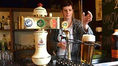 Nádraní restaurace se pyní originálním vynálezem  výtahem na pivo. Slouí k...