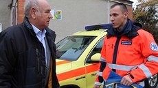 Záchranka pomohla starostovi, obec jí věnovala nový přístroj Záchranka pomohla starostovi, obec jí věnovala nový přístroj