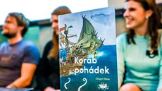 Koráb pohádek tvoří 43 příběhů od spisovatele Eduarda Basse. Sesbírala je... Koráb pohádek tvoří 43 příběhů od spisovatele Eduarda Basse. Sesbírala je...
