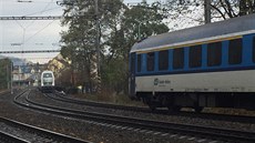 V železniční výhybně Praha-Vyšehrad vyjel posunovaný vlak proti osobnímu vlaku... V železniční výhybně Praha-Vyšehrad vyjel posunovaný vlak proti osobnímu vlaku...