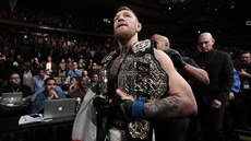 Conor McGregor opoutí oktagon se dvma tituly UFC.
