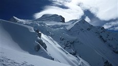 Horolezci bývají za ohromnou dinu v horách odmováni nádhernými výhledy.
