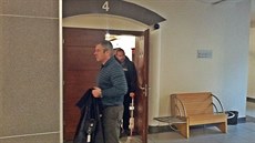 Obžalovaní vycházejí z jednací síně Krajského soudu v Liberci. V popředí Tomáš... Obžalovaní vycházejí z jednací síně Krajského soudu v Liberci. V popředí Tomáš...