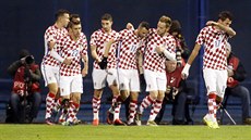Chorvattí fotbalisté slaví gól.