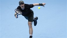 Andy Murray returnuje v semifinále Turnaje mistr.