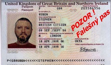 Falený britský pas, kterým se na internetu prokazuje podvodník prodávající...