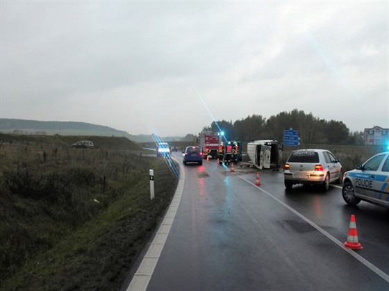 Jedna z mnoha dopravních nehod, ke kterým dolo nedaleko od Drmoulu na Chebsku.