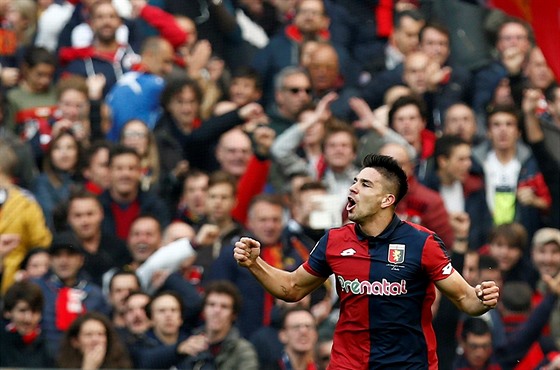 OKOVAL. Giovanni Simeone, útoník Janova, dal za deset minut dva góly...