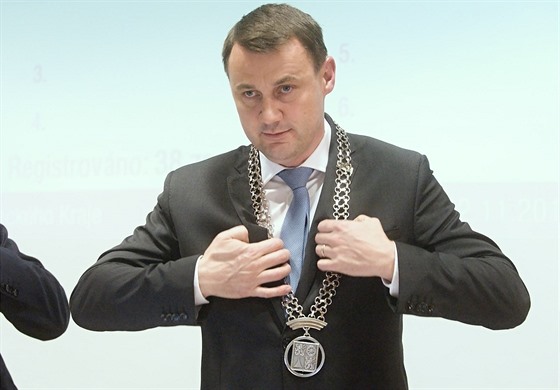 Staronový hejtman Martin Pta na ustavujícím zastupitelstvu Libereckého kraje.