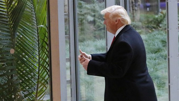 Donald Trump pichz do budovy New York Times (22. listopadu 2016)