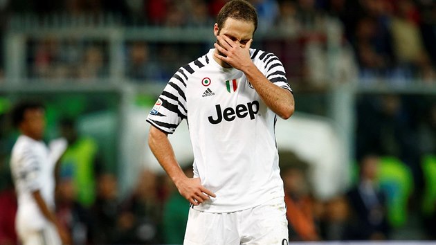 ZKLAMN. tonk Juventusu Gonzalo Higuan bhem prohranho utkn s Janovem.