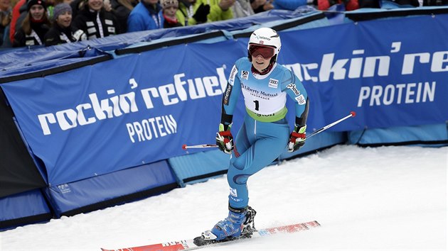Nina Loesethov vyhrla prvn kolo obho slalomu v Killingtonu.
