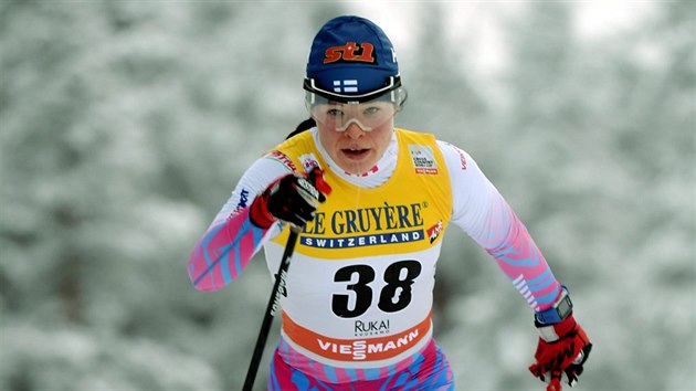 Finsk bkyn na lych Krista Prmkoskiov v zvod na 10 km klasicky v Ruce.