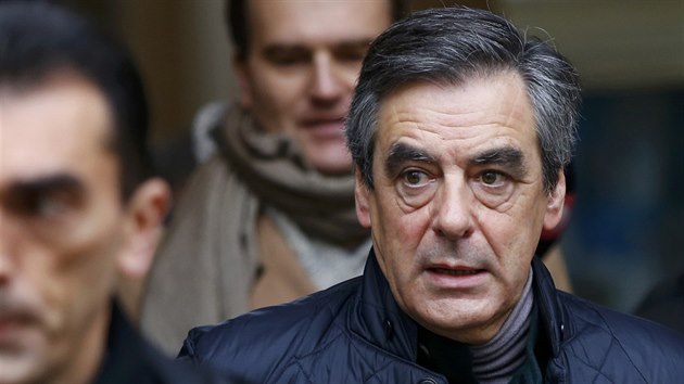 Ve Francii se hlasuje v prvnm kole o kandidtovi na francouzskho prezidenta, kter bude zastupovat ir pravici. Jednm z favorit je bval premir Franois Fillon (20. listopadu 2016).