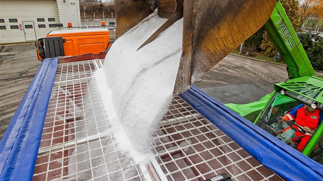 Silnii v Hradeckm kraji maj ve skladech 23 tisc tun soli.