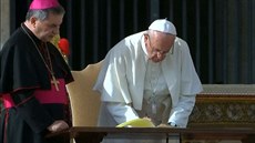 Pape Frantiek umonil adovým kním odpoutt enám interrupci