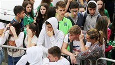 Fanouci fotbalového klubu Chapecoense se seli ped stadionem Arena Conda v...