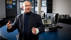 František Kamlach řídí Vyšší odbornou školu v Sezimově Ústí, která nabízí... František Kamlach řídí Vyšší odbornou školu v Sezimově Ústí, která nabízí...