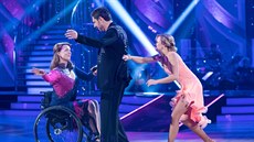 Marie Nahodilová v přímém přenosu soutěže StarDance dokázala, že i na vozíku se... Marie Nahodilová v přímém přenosu soutěže StarDance dokázala, že i na vozíku se...