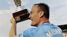 Pavol Masaryk v roce 2010 zvedl nad hlavu pohár pro vítěze slovenského poháru.... Pavol Masaryk v roce 2010 zvedl nad hlavu pohár pro vítěze slovenského poháru....