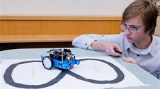 Studenti technických kroužků z Náchodska předvedli, jak fungují jejich roboti. Studenti technických kroužků z Náchodska předvedli, jak fungují jejich roboti.