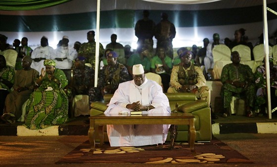 Gambijský prezident Yahya  Jammeh na pedvolebním mítinku (29. listopadu 2016)