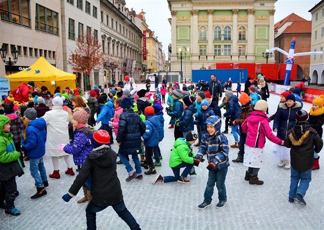 Slavnostní zahájení bruslaské sezony na Ovocném trhu