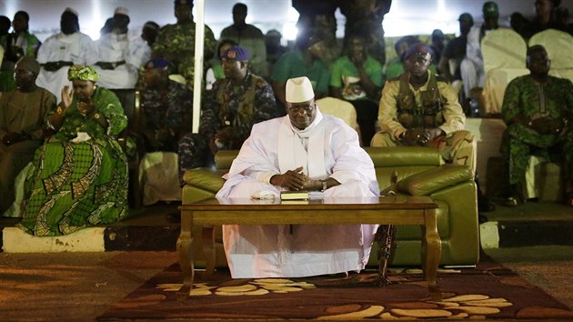 Gambijsk prezident Yahya 
Jammeh na pedvolebnm mtinku (29. listopadu 2016)