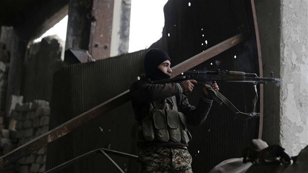 Syrsk armda vytlauje povstalce z vchodnho Aleppa (5. prosince 2016)