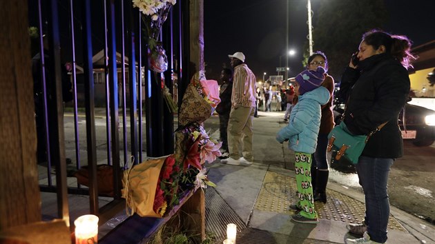 Pi poru v Oaklandu zahynulo nejmn 9 lid (3. prosince 2016).