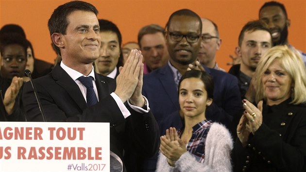Manuel Valls oznamuje svj zmr stt se francouzskm prezidentem (5. prosince 2016).