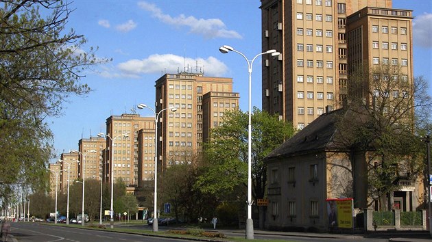 est rozdlovskch vk vyrostlo mezi lety 1953 a 1958. Mstsk architekt Frantiek Mller je povauje za velmi hodnotn. Je to jedno z nejcennjch, co z architektury v Kladn mme, k.